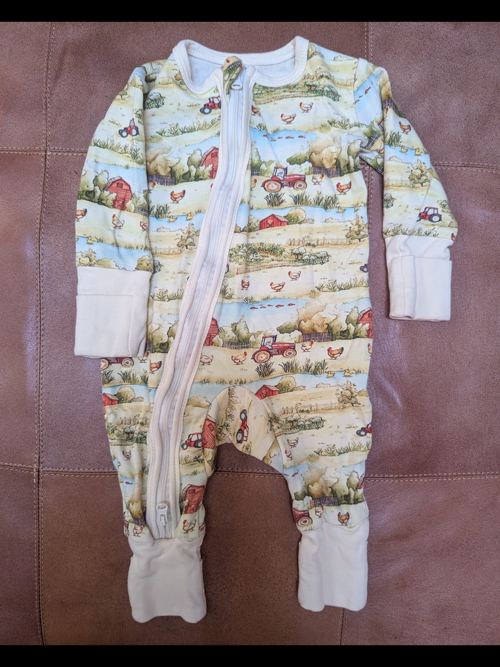 3-6m Organic Cotton Zipper Bodysuit in Cream Farm Print